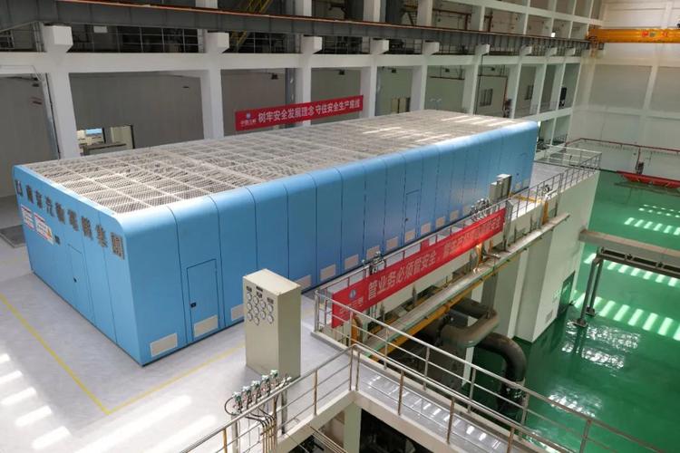 垃圾發(fā)電汽輪機組外觀 攝影:湯永浩垃圾運輸車輛進入廠區(qū)后,先通過